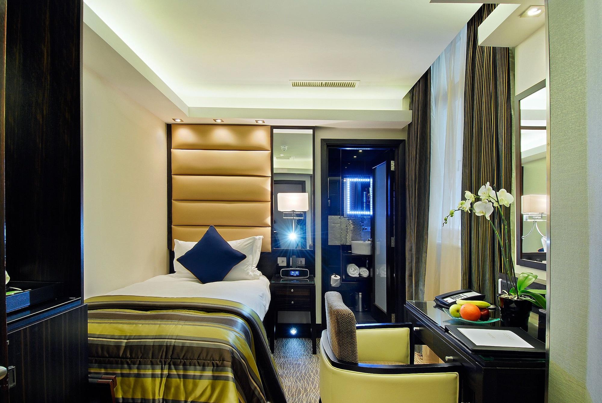 Park Grand Mayfair Londra Exterior foto A room at the Mandarin Oriental, London