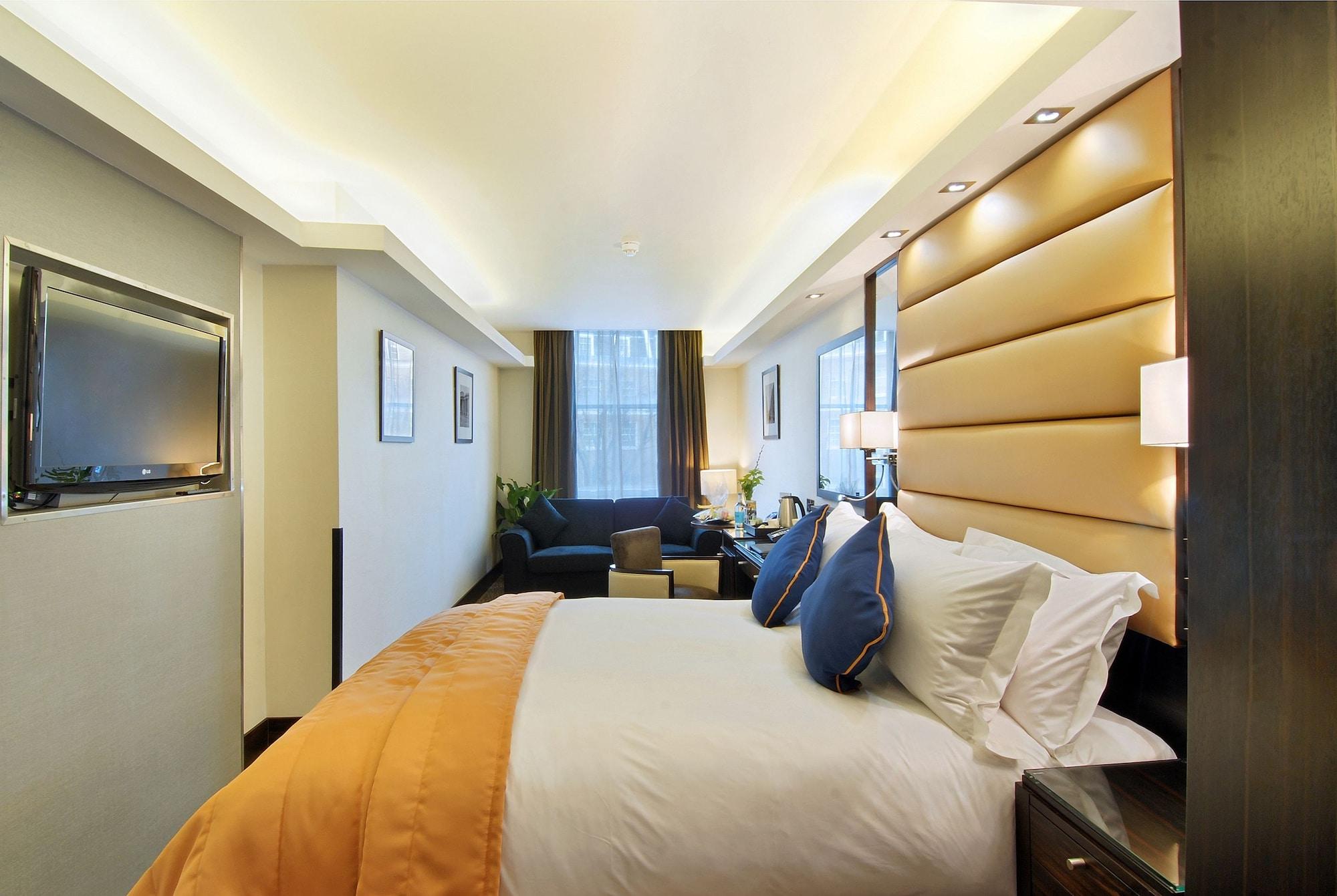 Park Grand Mayfair Londra Exterior foto A bedroom at the hotel