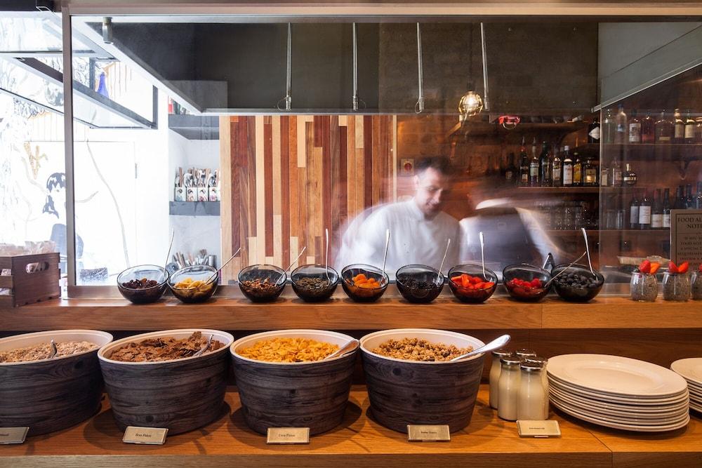 Park Grand Mayfair Londra Exterior foto The kitchen at the restaurant