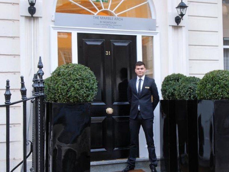 Park Grand Mayfair Londra Exterior foto The entrance to The Wallace Collection